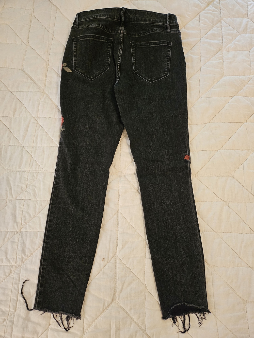 A.N.A. - Black Floral Embroidered Jeggings Size 4 - Picture 3 of 10